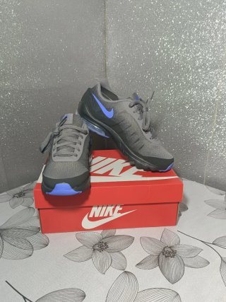 Zapatillas Nike Air Max Invigor Niños Talla 38.5