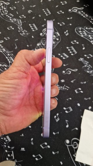 iPhone 12 Morado