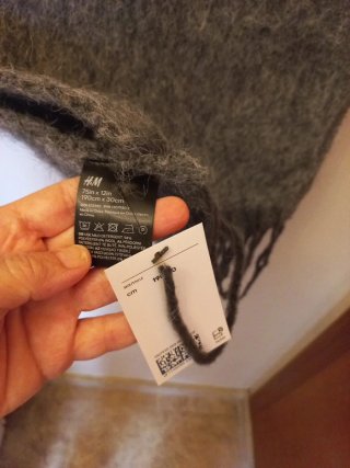 Bufanda H&M Gris 190x30cm con etiqueta