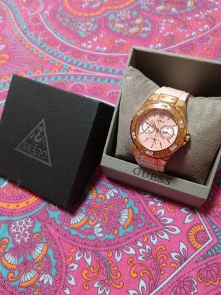 Reloj Guess Frontier — Mujer — Oro Rosa