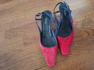 Zapatos de piel de pelo colorRojo y Negro Talla 40