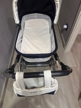 Carro de muñecas clásico