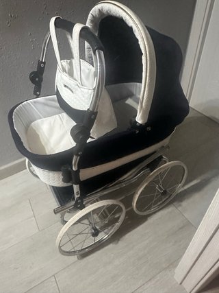 Carro de muñecas clásico