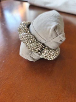 Brazalete de strass plateado