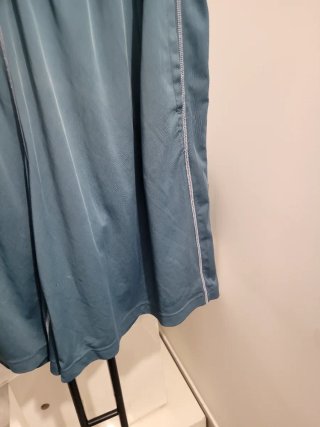 Pantalones cortos deportivos azul verdoso
