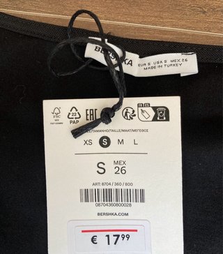 Camiseta Bershka tirantes negra Talla S