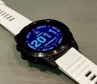 Garmin Fenix 7 Solar Zafiro + correa Titanio