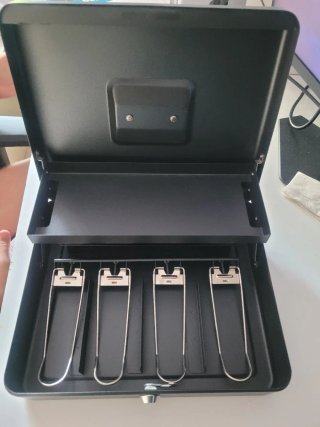 Caja Fuerte Metálica Negra con Llave