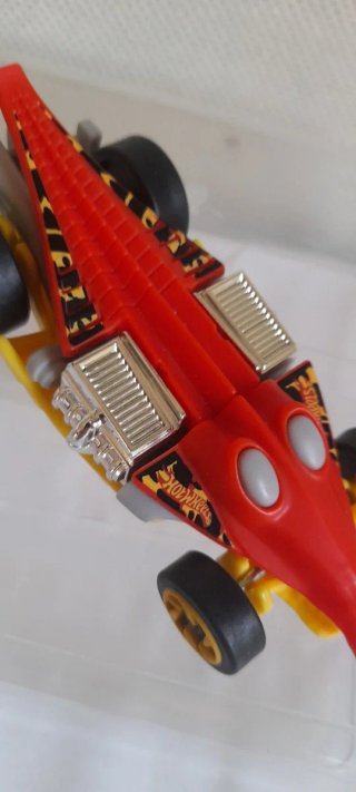 Hot Wheels Croc Rod Kinder Maxi Sorpresa