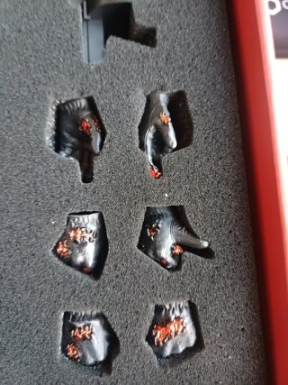 Hot Toys T2 T-800 Figura Dañada Batalla DX46