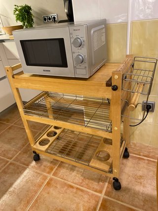 Mueble auxiliar cocina con microondas Severin