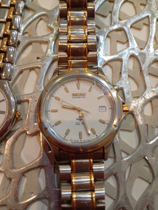 2 Relojes Tissot y Seiko (Oro/Plata)