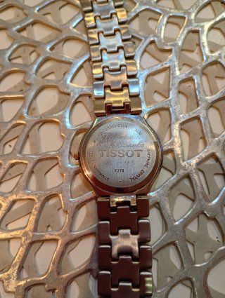 2 Relojes Tissot y Seiko (Oro/Plata)