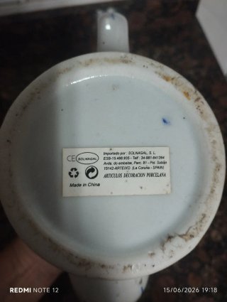 Jarra de cerámica decorada