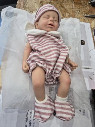 Muñeca bebé realista reborn