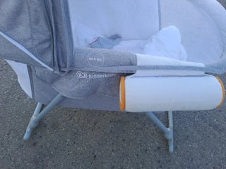 Cuna colecho con mosquitera y cojín antivuelco