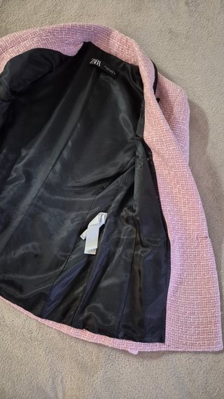 Blazer Zara Rosa/Americana rosa estilo "Old Money"