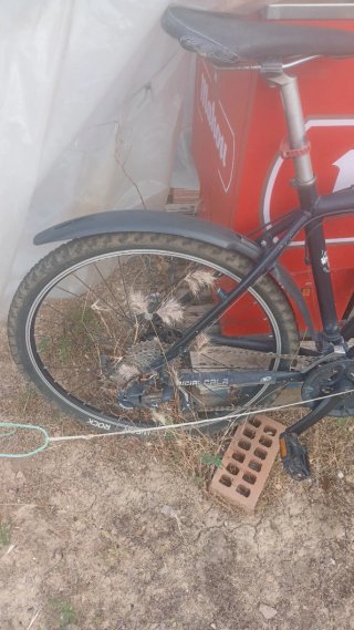 Bicicleta de montaña negra