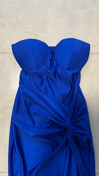 Vestido largo azul eléctrico de Sorellas