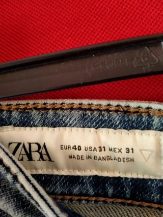 Conjunto Lacoste Polo Rojo y Jeans de Zara