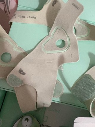 Owlet Sock con accesorios pie en caja