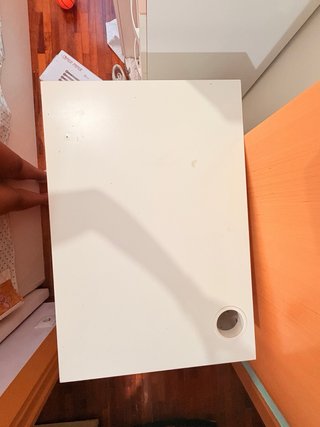 Escritorio blanco con cajón + Lámpara