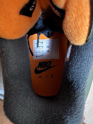Air Jordan 4 x Undefeated 2025 tg 43