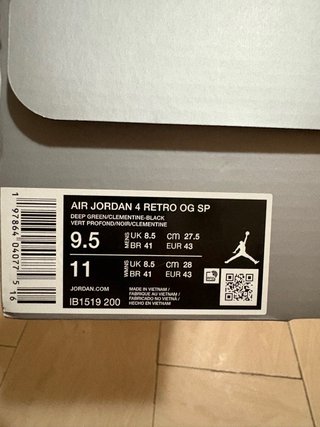 Air Jordan 4 x Undefeated 2025 tg 43