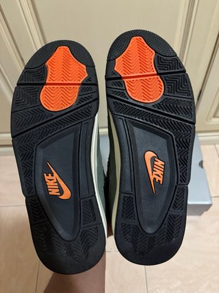 Air Jordan 4 x Undefeated 2025 tg 43