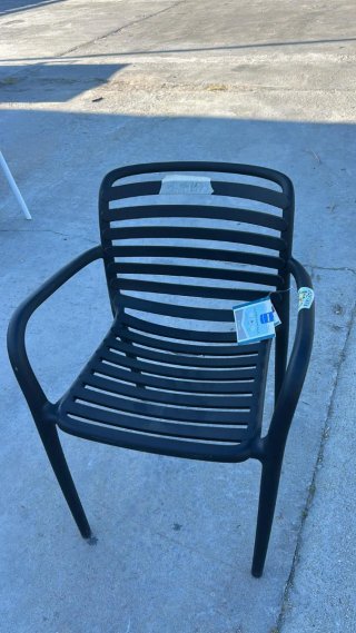 Silla de exterior negra