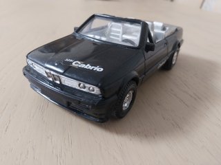 COCHE JUGUETE BMW E30 325i CABRIO MINIATURA