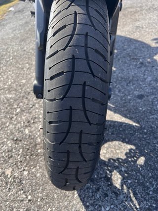 Kawasaki Z650 Negra y Roja