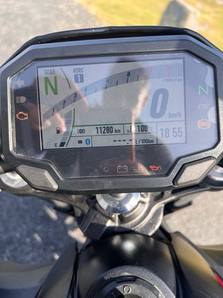 Kawasaki Z650 Negra y Roja