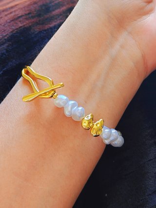 Pulsera Rama Dorada y Perlas Barrocas