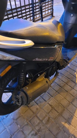 Kymco Agility 125 Scooter Negra