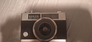 Cámara Konica EE-Matic Deluxe + Funda