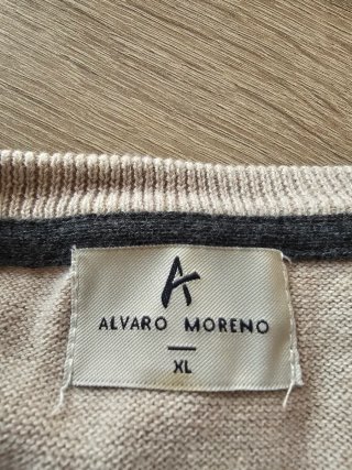 2 Jerseys Alvaro Moreno Talla XL Beige y Marrón