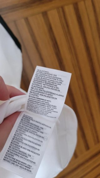 Camiseta H&M sin mangas con contraste