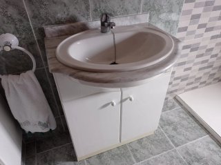 Lavabo con mueble de baño