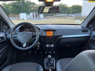 Opel Astra 2011