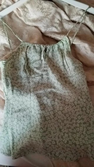 Blusa Rouje floral verde y blanco Talla xs