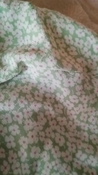 Blusa Rouje floral verde y blanco Talla xs