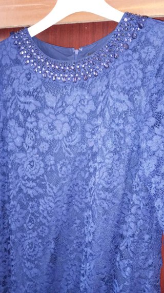 Vestido azul de fiesta con pedrería