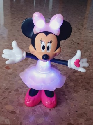 Figura Minnie Mouse Interactiva