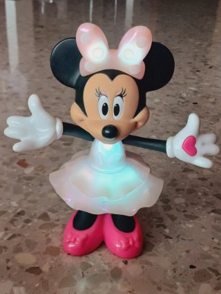 Figura Minnie Mouse Interactiva