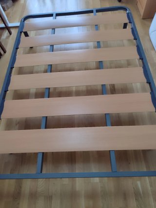 Somier 135x190cm con 4 patas - Como nuevo