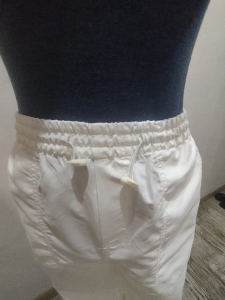 Pantalón bombacho Pull & Bear.