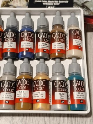 Set 16 Pinturas Game Color Vallejo + 9 de regalo