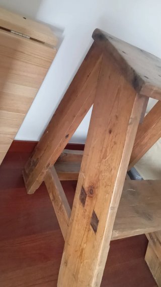 Escalera madera maciza rústica