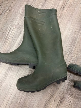 Lote de botas de agua (negras y verdes)